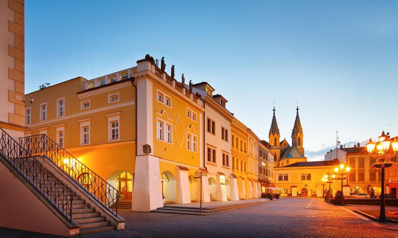 Hotel U Zlatého kohouta Kroměříž Esterno foto
