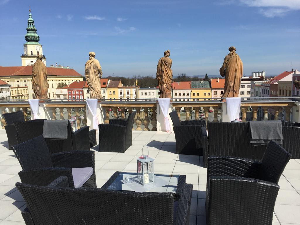 Hotel U Zlatého kohouta Kroměříž Esterno foto
