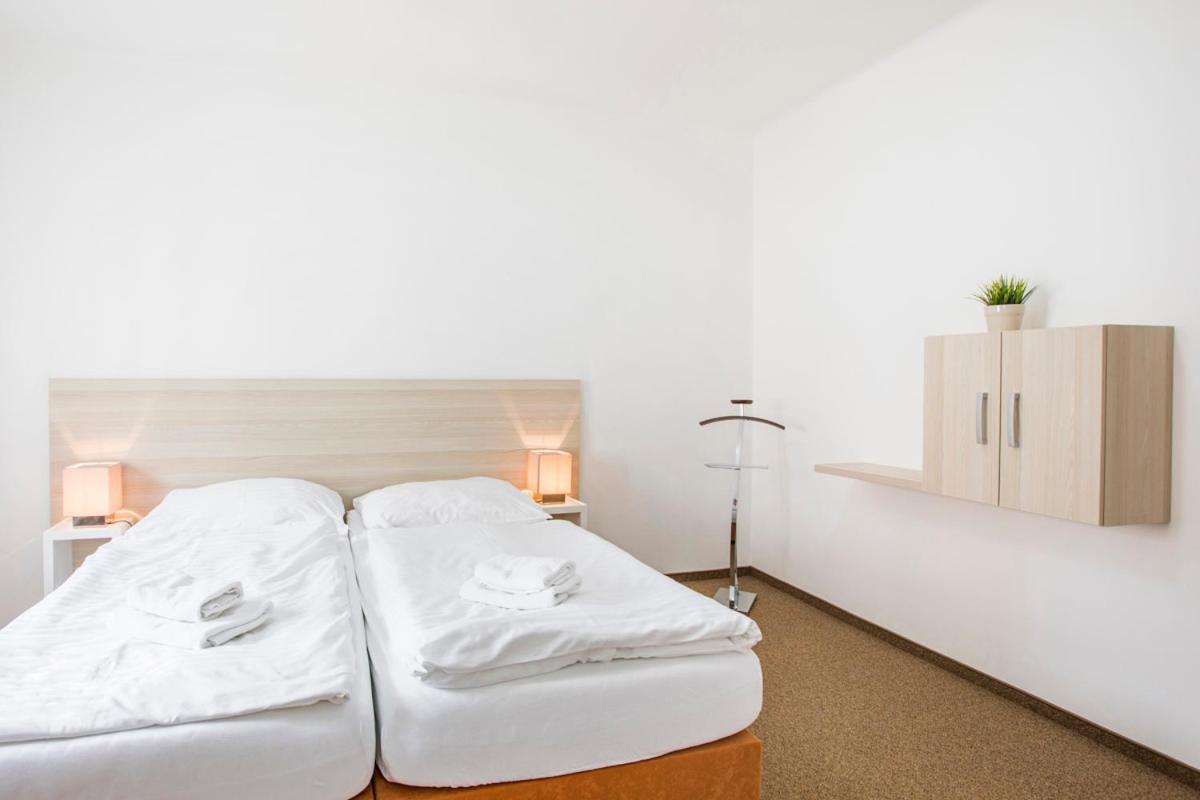 Hotel U Zlatého kohouta Kroměříž Esterno foto